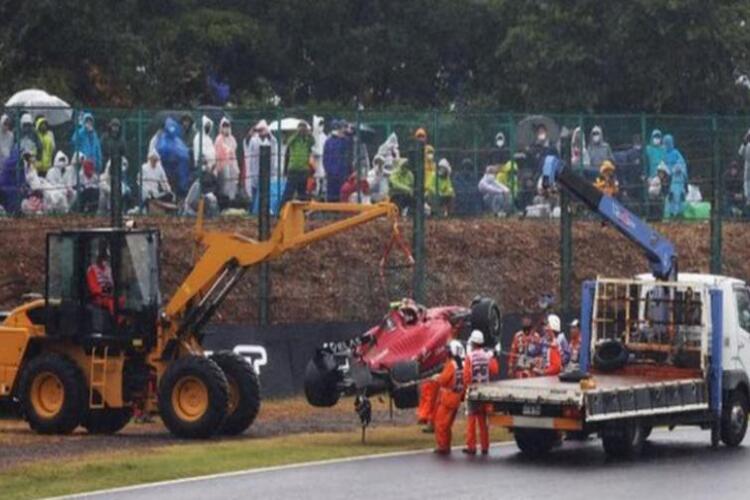 กรังปรีซ์ญี่ปุ่น: ความทรงจำของการเสียชีวิตของ Jules Bianchi ก่อให้เกิดความโกรธเคืองต่อรถบรรทุกกู้ภัยในเส้นทาง