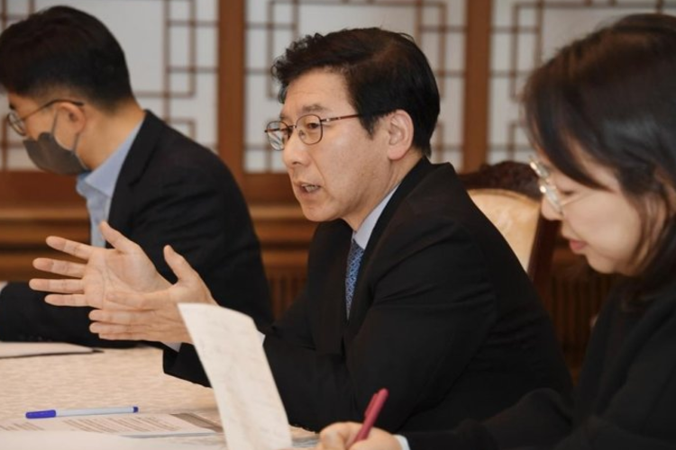 เกาหลีจะเสริมสร้างการป้องกันและสวัสดิการ ส่งเสริมสุขภาพทางการคลังในงบประมาณปี 2024